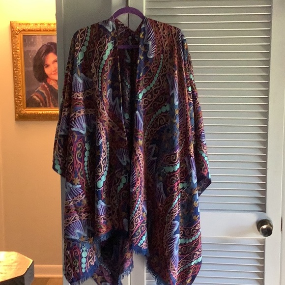 Women’s Full length Shaw. Beautiful colors. Very Warm Sold at Anthropologie - Picture 4 of 9